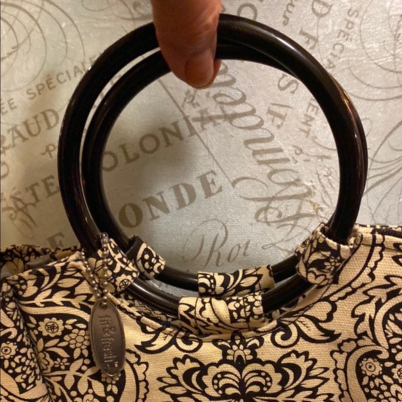 Elegant Padded Black and Cream Lunch Tote Bag by Fit & Fresh (14” H x 7” W) - Picture 7 of 7